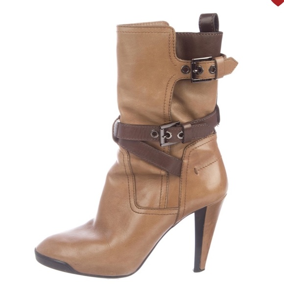 Tod's Shoes - TOD'S
Leather Mid-Calf Boots